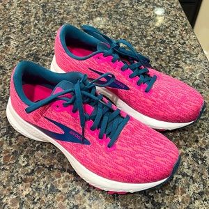 Brooks Launch 7 shoes size 8